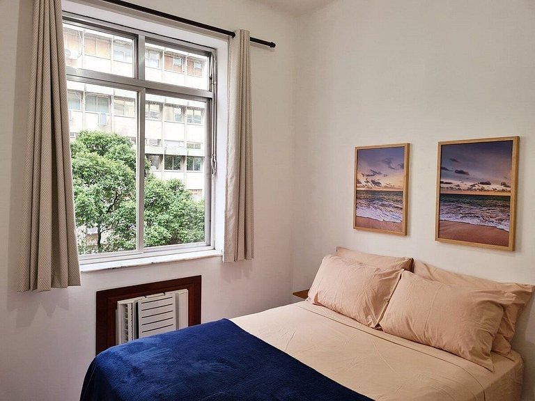 Apartamento Espaçoso e Iluminado no Coração de Copacabana