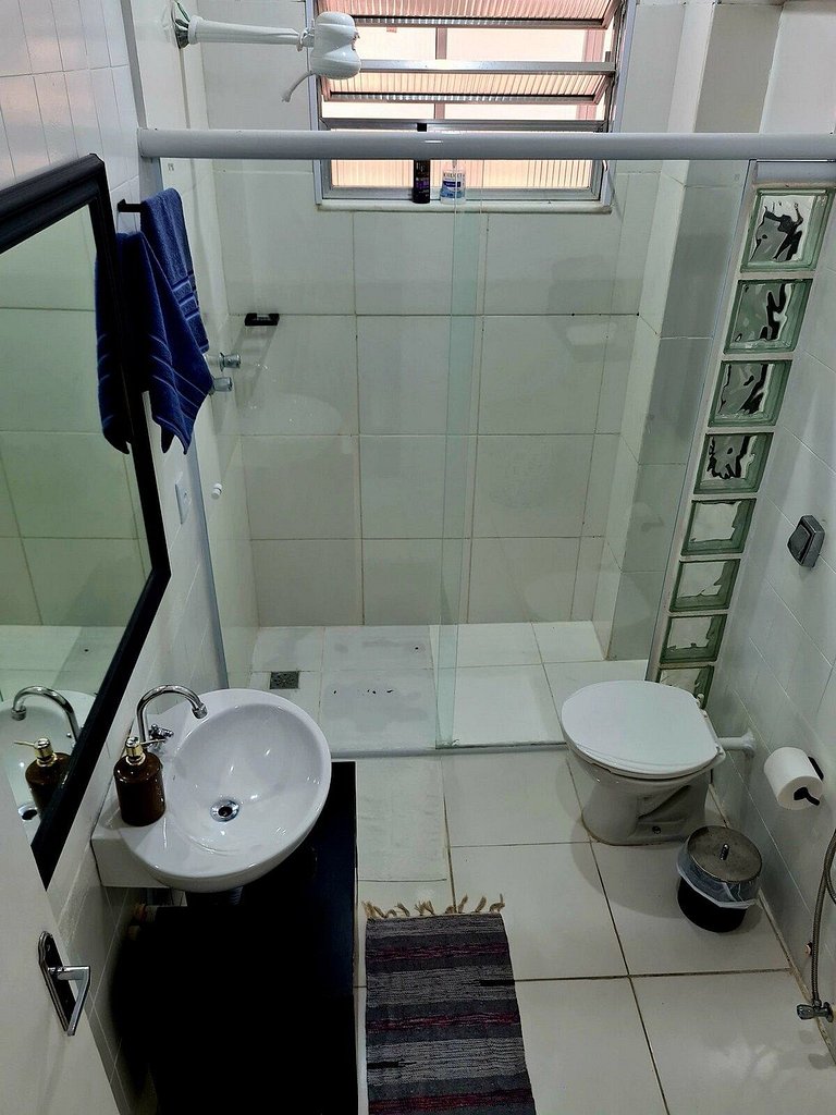 Apartamento Espaçoso e Iluminado no Coração de Copacabana
